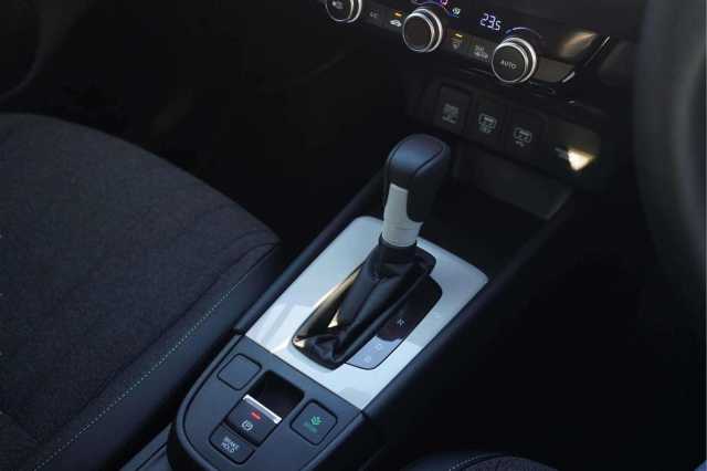 Honda Jazz Hybrid 1.5 h i-MMD SR Hatchback 5dr Petrol Hybrid eCVT Euro 6 (s/s) (109 ps) 