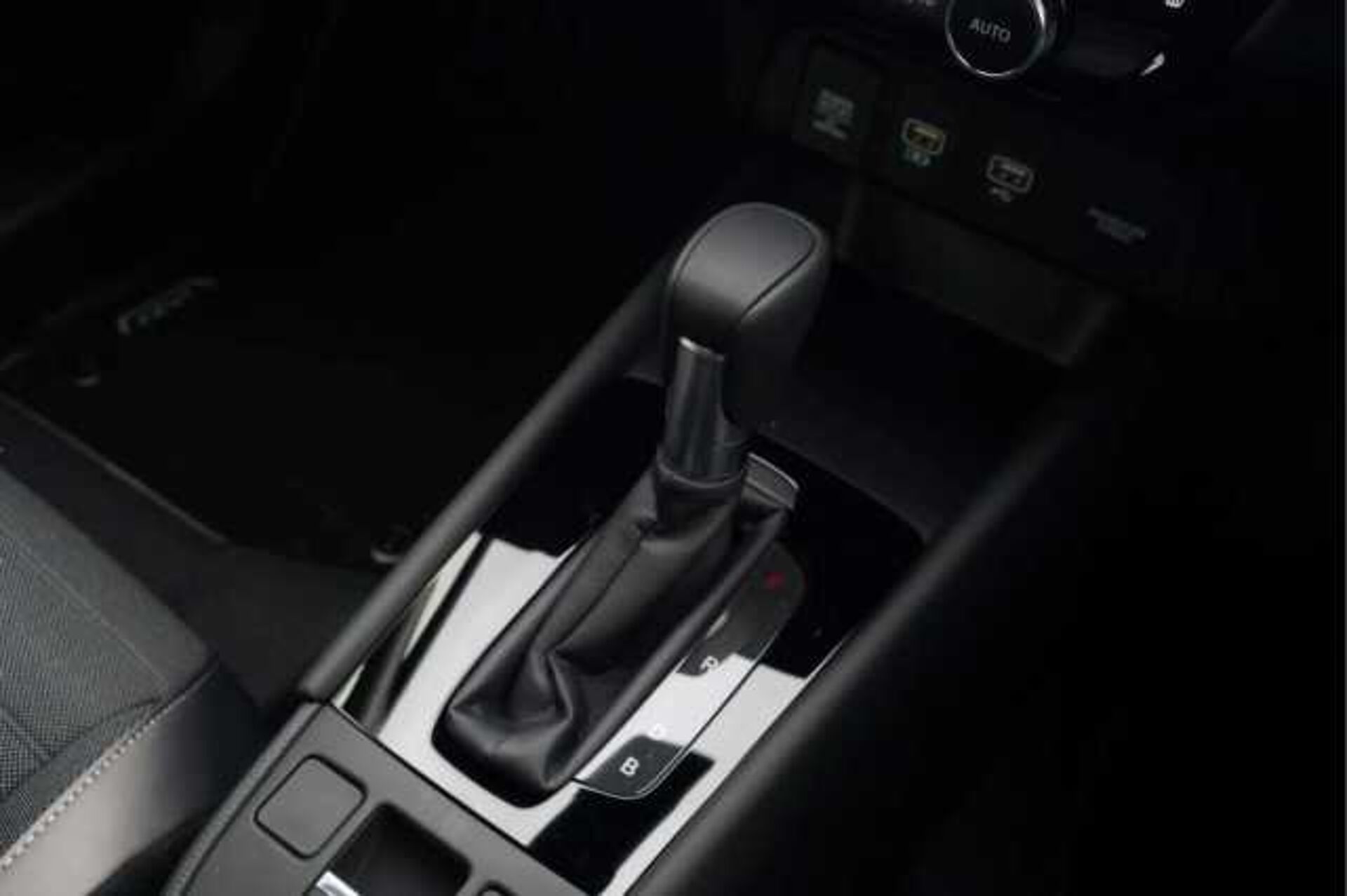 Honda Jazz Hybrid 1.5 h i-MMD Crosstar Advance Hatchback 5dr Petrol Hybrid eCVT Euro 6 (s/s) (122 