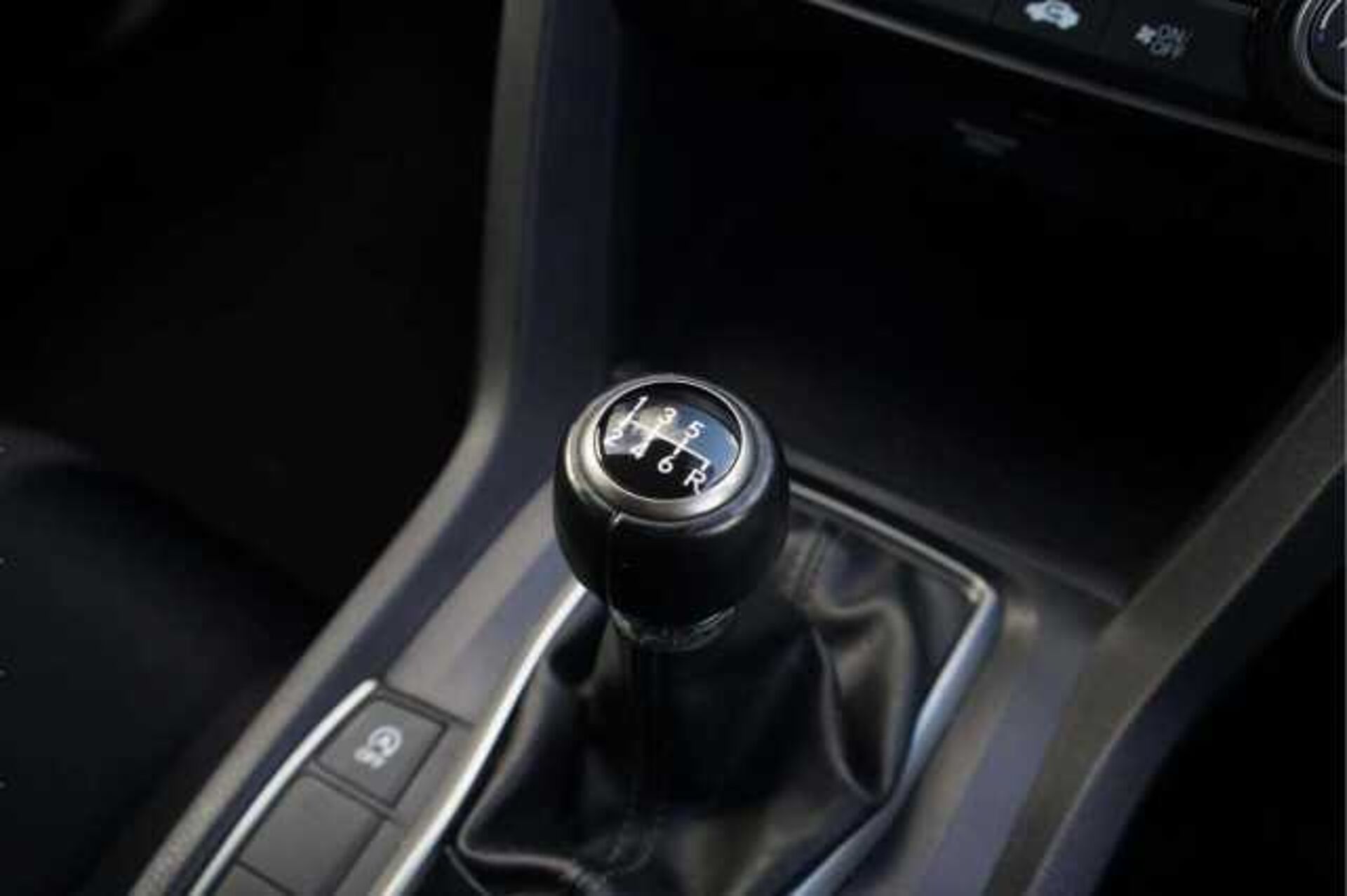 Honda Civic 1.0 VTEC Turbo SR Hatchback 5dr Petrol Manual Euro 6 (s/s) (126 ps) 