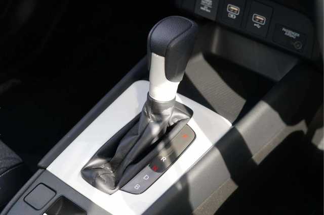 Honda Jazz Hybrid 1.5 h i-MMD SR Hatchback 5dr Petrol Hybrid eCVT Euro 6 (s/s) (109 ps) 