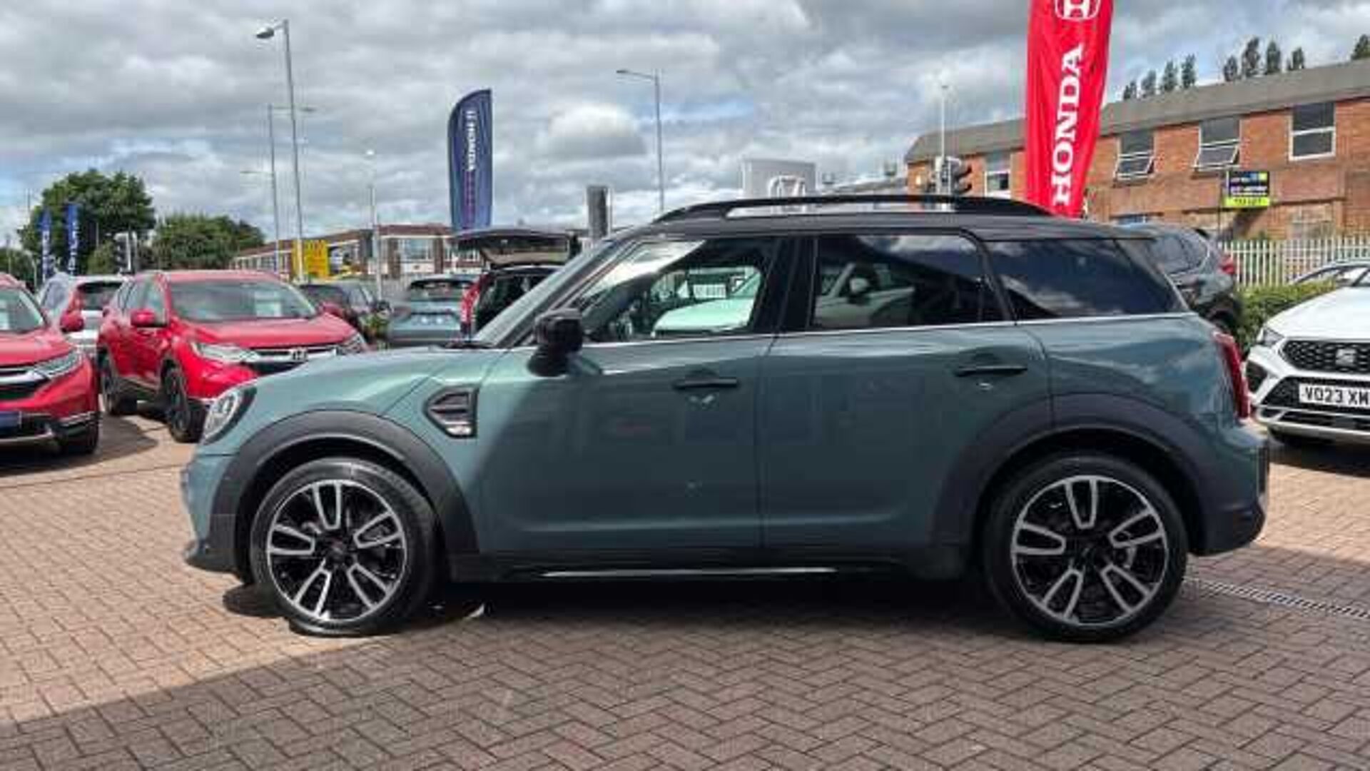 MINI Mini 1.5 Cooper Sport SUV 5dr Petrol Steptronic Euro 6 (s/s) (136 ps) 
