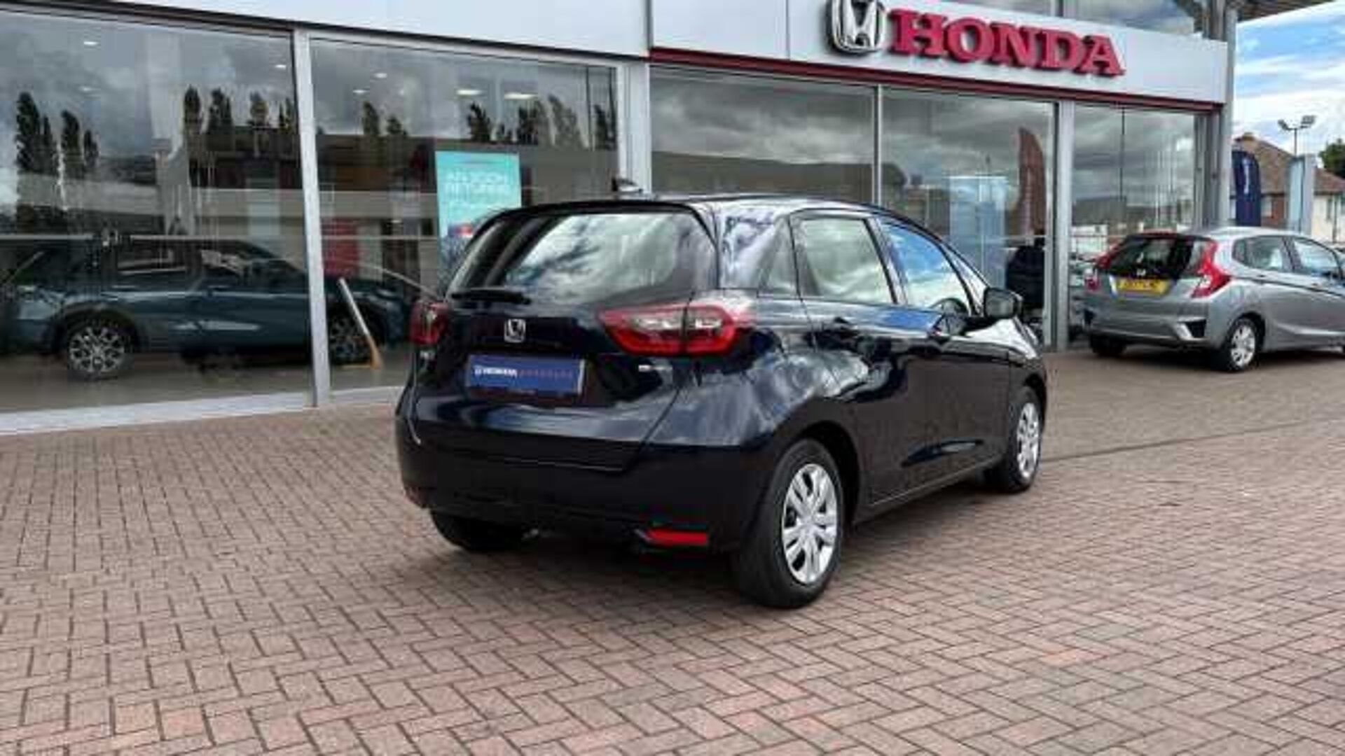 Honda Jazz Hybrid 1.5 h i-MMD SE Hatchback 5dr Petrol Hybrid eCVT Euro 6 (s/s) (107 ps) 