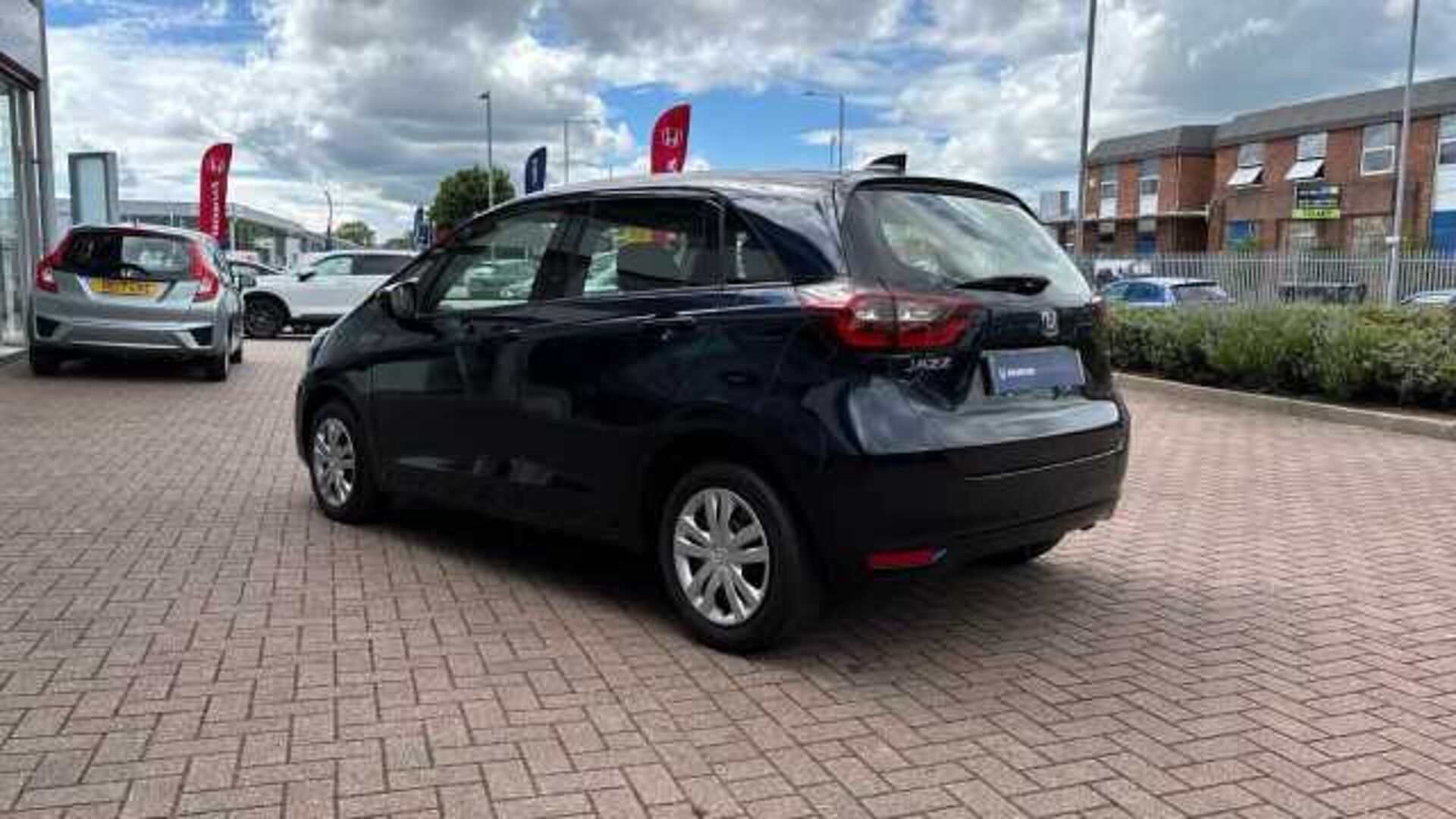 Honda Jazz Hybrid 1.5 h i-MMD SE Hatchback 5dr Petrol Hybrid eCVT Euro 6 (s/s) (107 ps) 