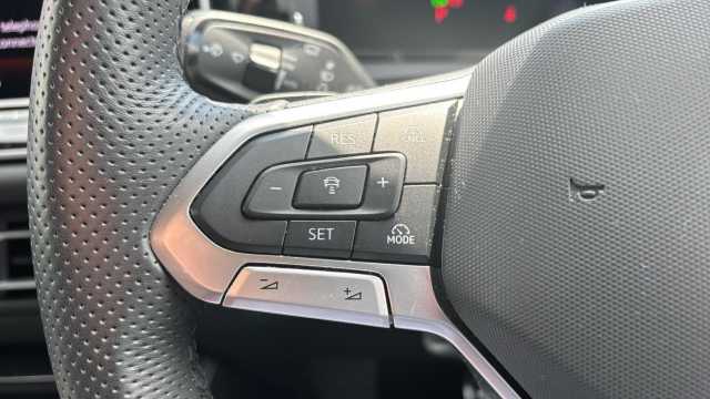 Volkswagen Tiguan 2.0 TDI R-Line SUV 5dr Diesel DSG Euro 6 (s/s) (150 ps) 