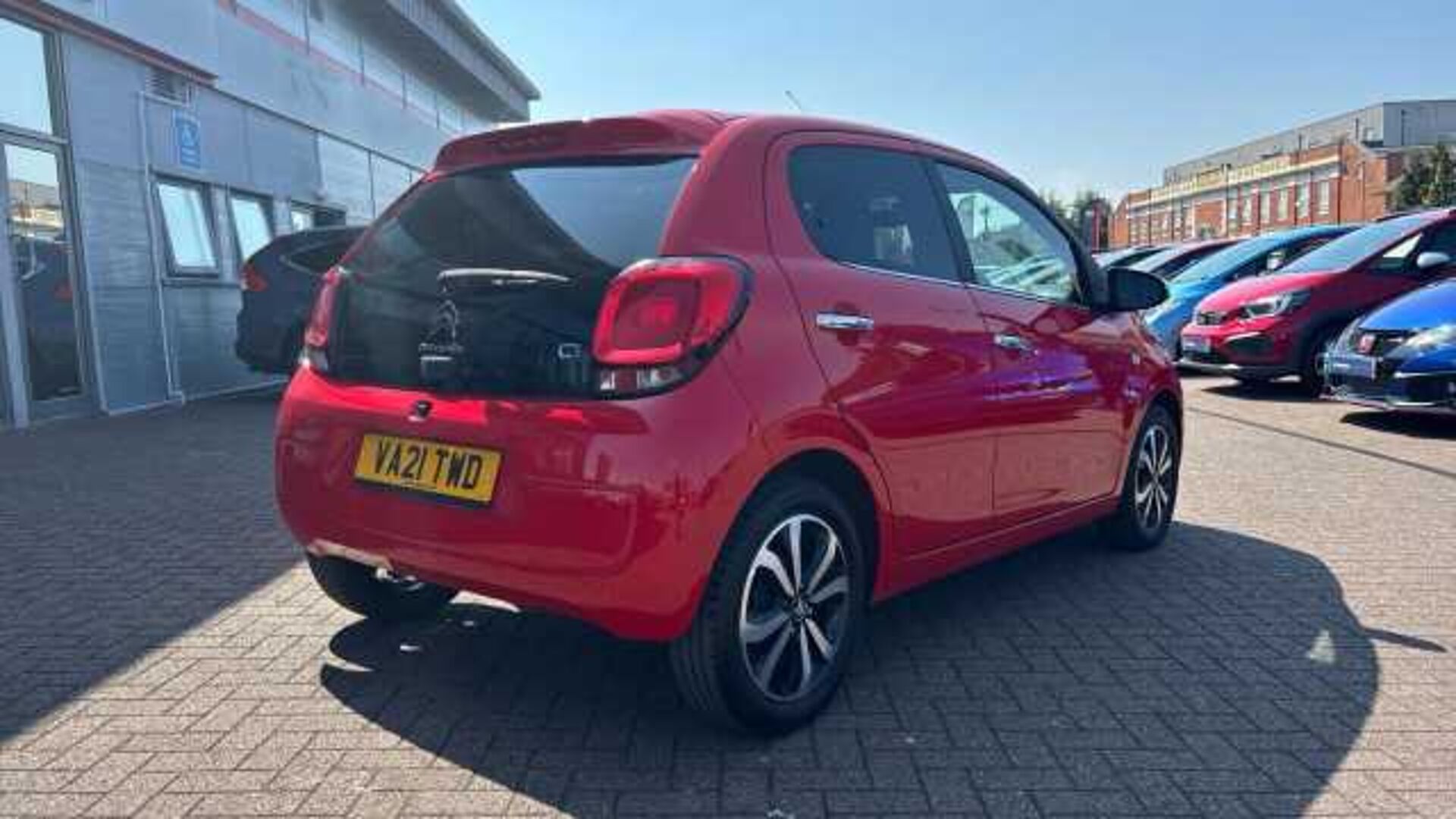 Citroen C1 1.0 VTi Shine Hatchback 5dr Petrol Manual Euro 6 (s/s) (72 ps) 
