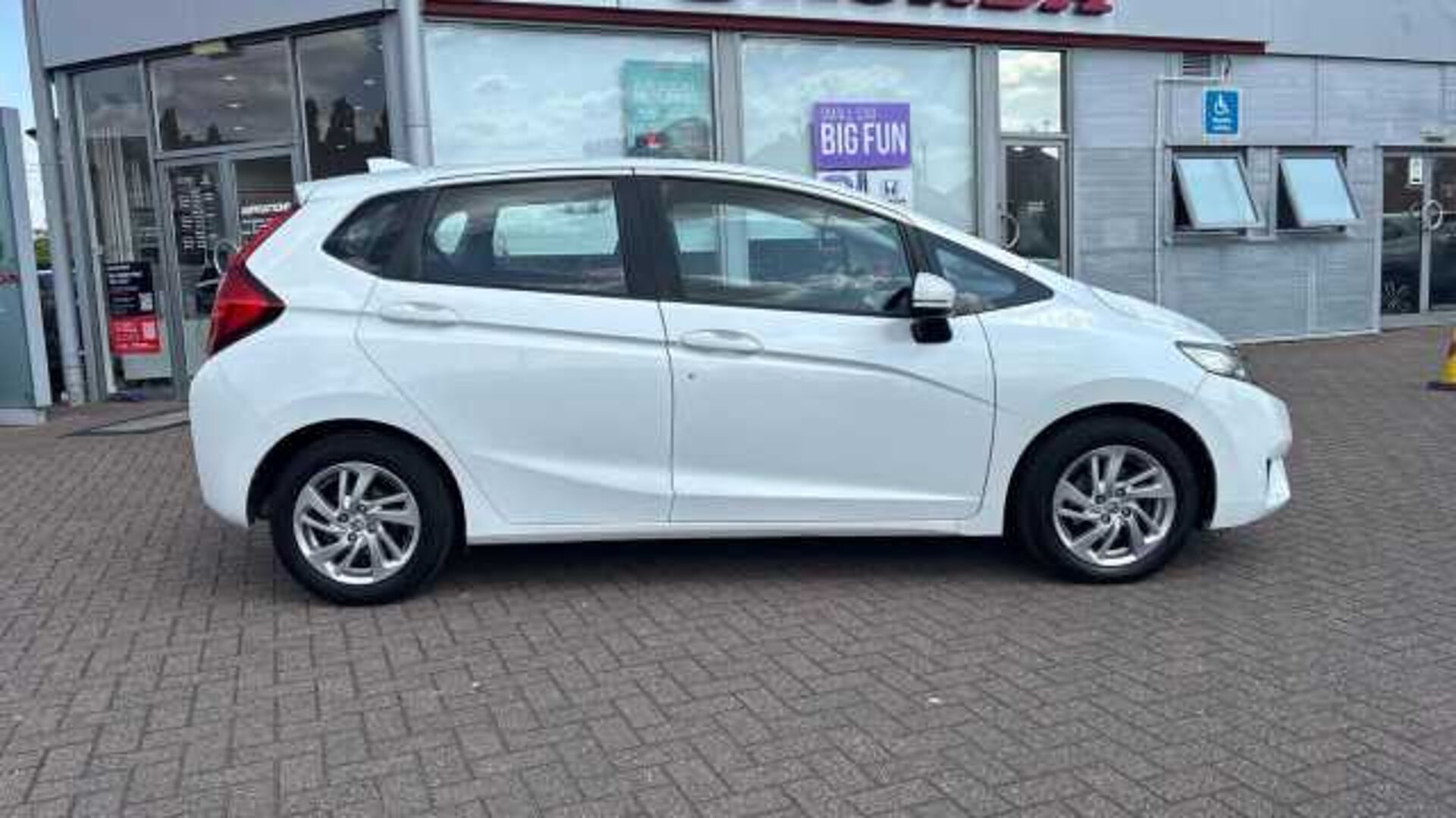 Honda Jazz 1.3 i-VTEC SE Navi Hatchback 5dr Petrol Manual Euro 6 (s/s) (102 ps) 