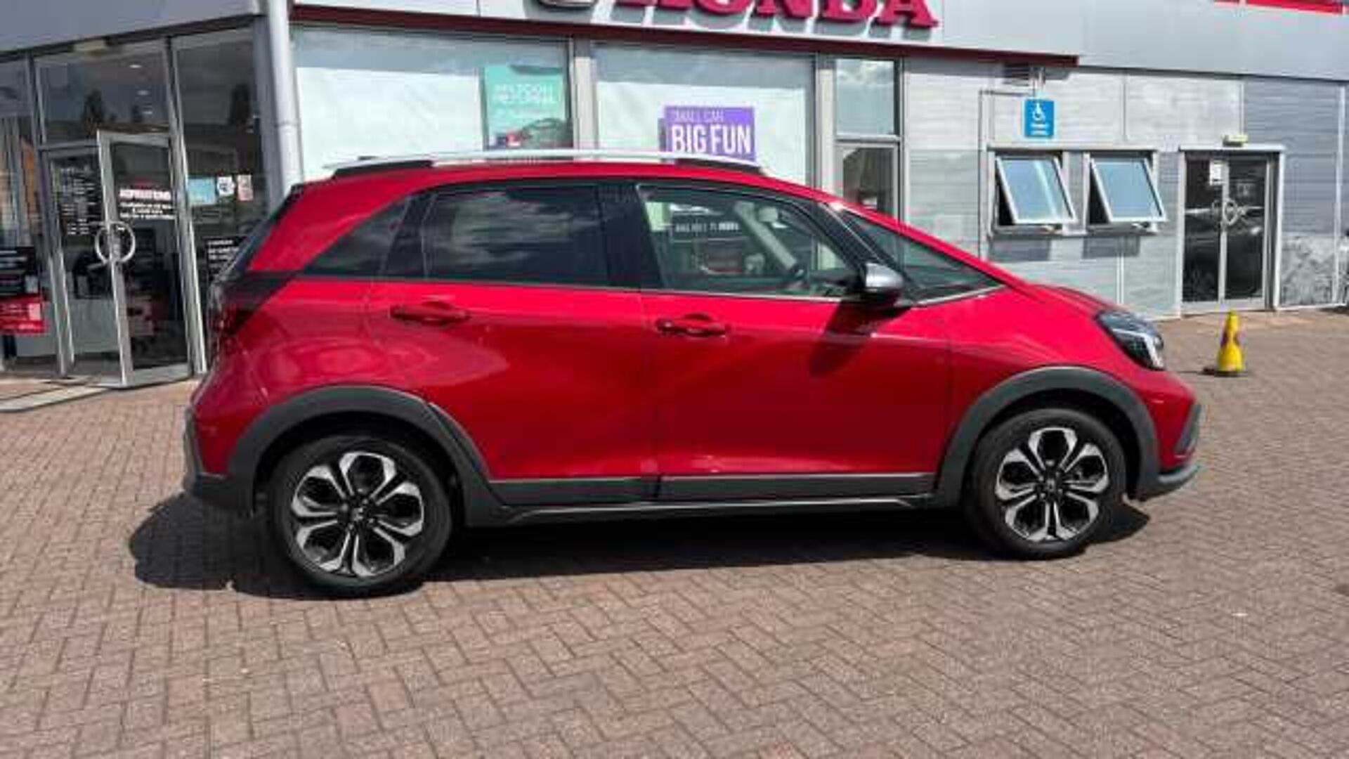 Honda Jazz 1.5 h i-MMD Crosstar EX Hatchback 5dr Petrol Hybrid eCVT Euro 6 (s/s) (109 ps) 