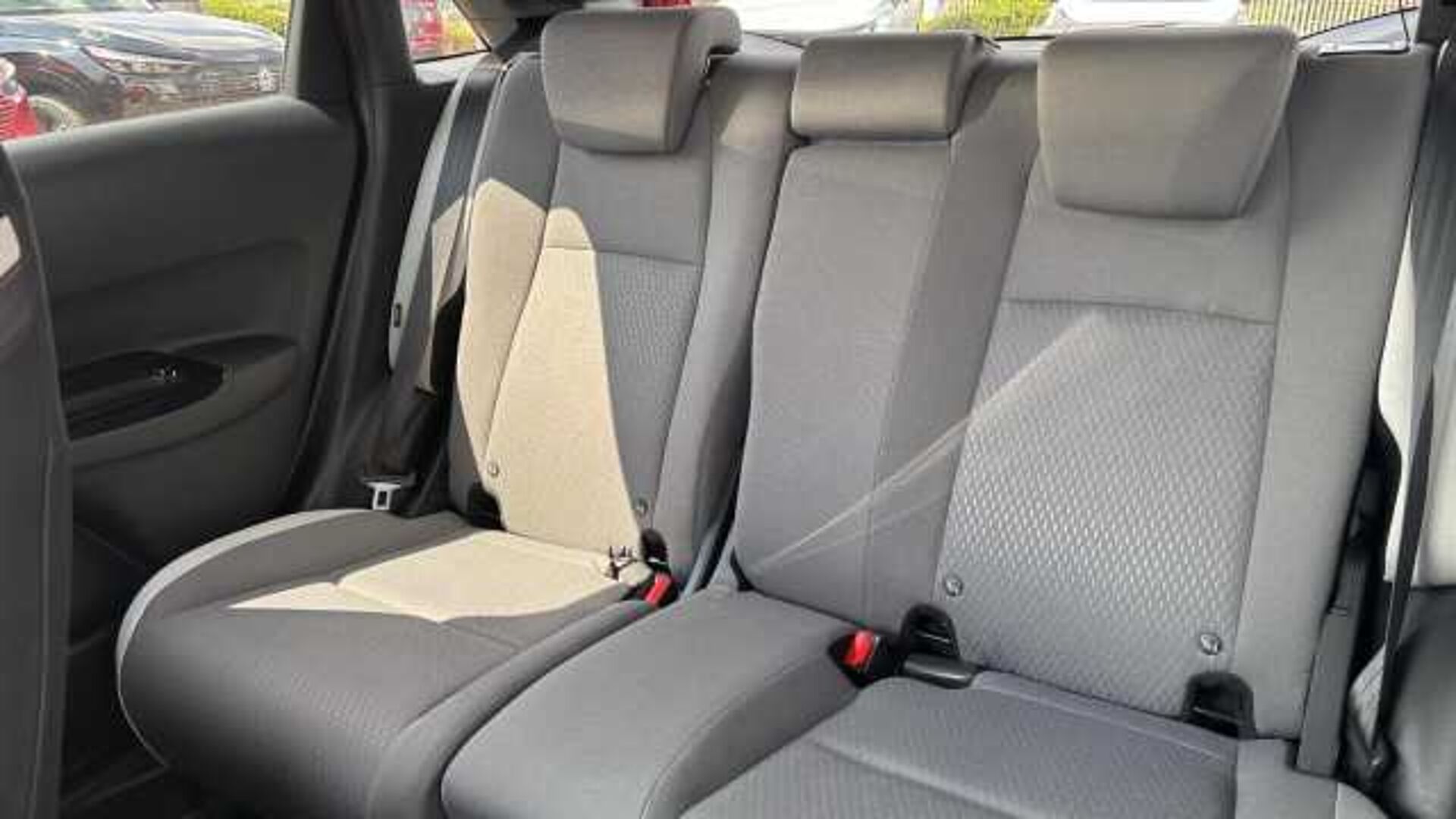 Honda Jazz 1.5 h i-MMD Crosstar EX Hatchback 5dr Petrol Hybrid eCVT Euro 6 (s/s) (109 ps) 
