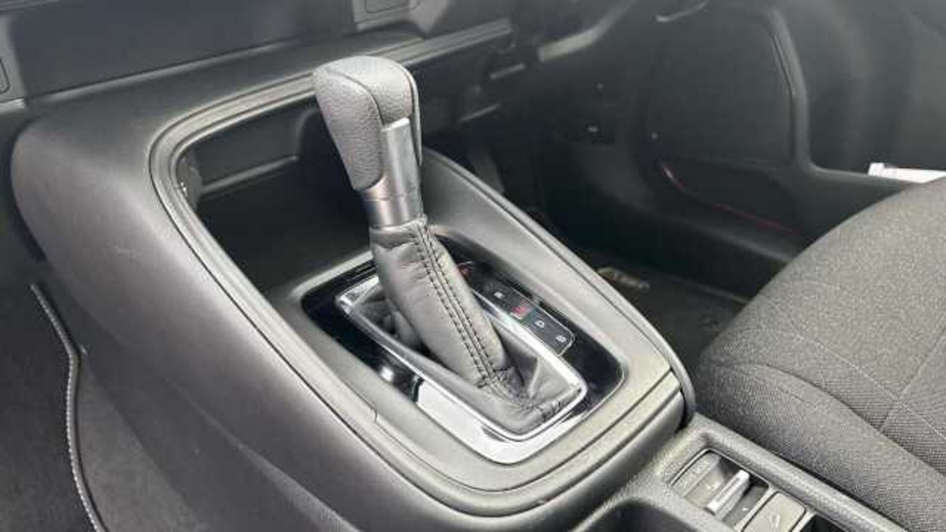 Honda HR-V Hybrid 1.5 h i-MMD Elegance SUV 5dr Petrol Hybrid CVT Euro 6 (s/s) (131 ps) 