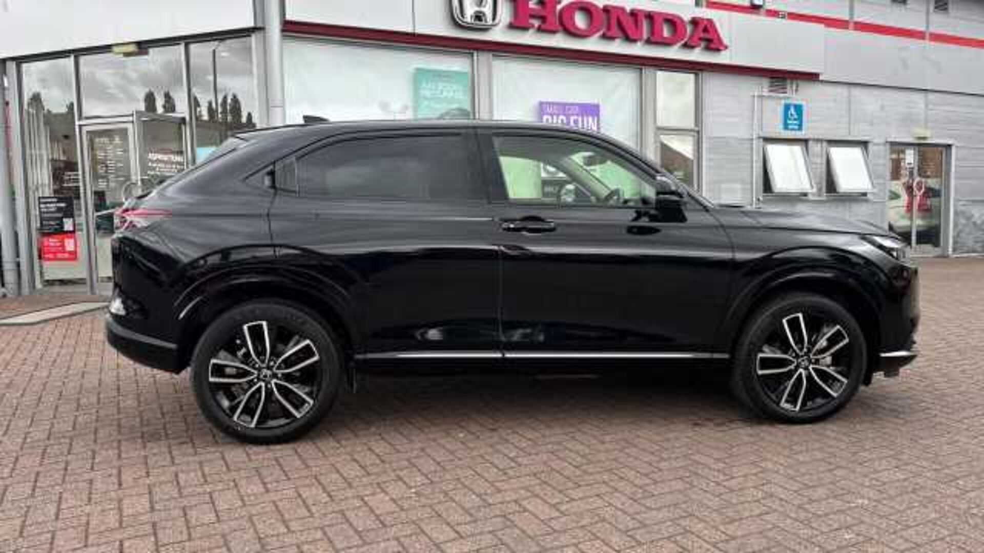 Honda HR-V Hybrid 1.5 h i-MMD e: HEV Advance SUV 5dr Petrol Hybrid CVT Euro 6 (s/s) (131 ps) 