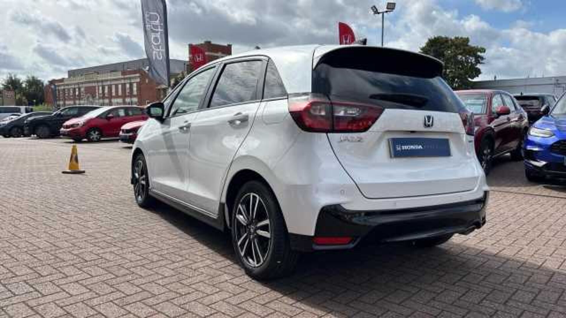 Honda Jazz 1.5 h i-MMD Advance Sport Hatchback 5dr Petrol Hybrid eCVT Euro 6 (s/s) (122 ps) 