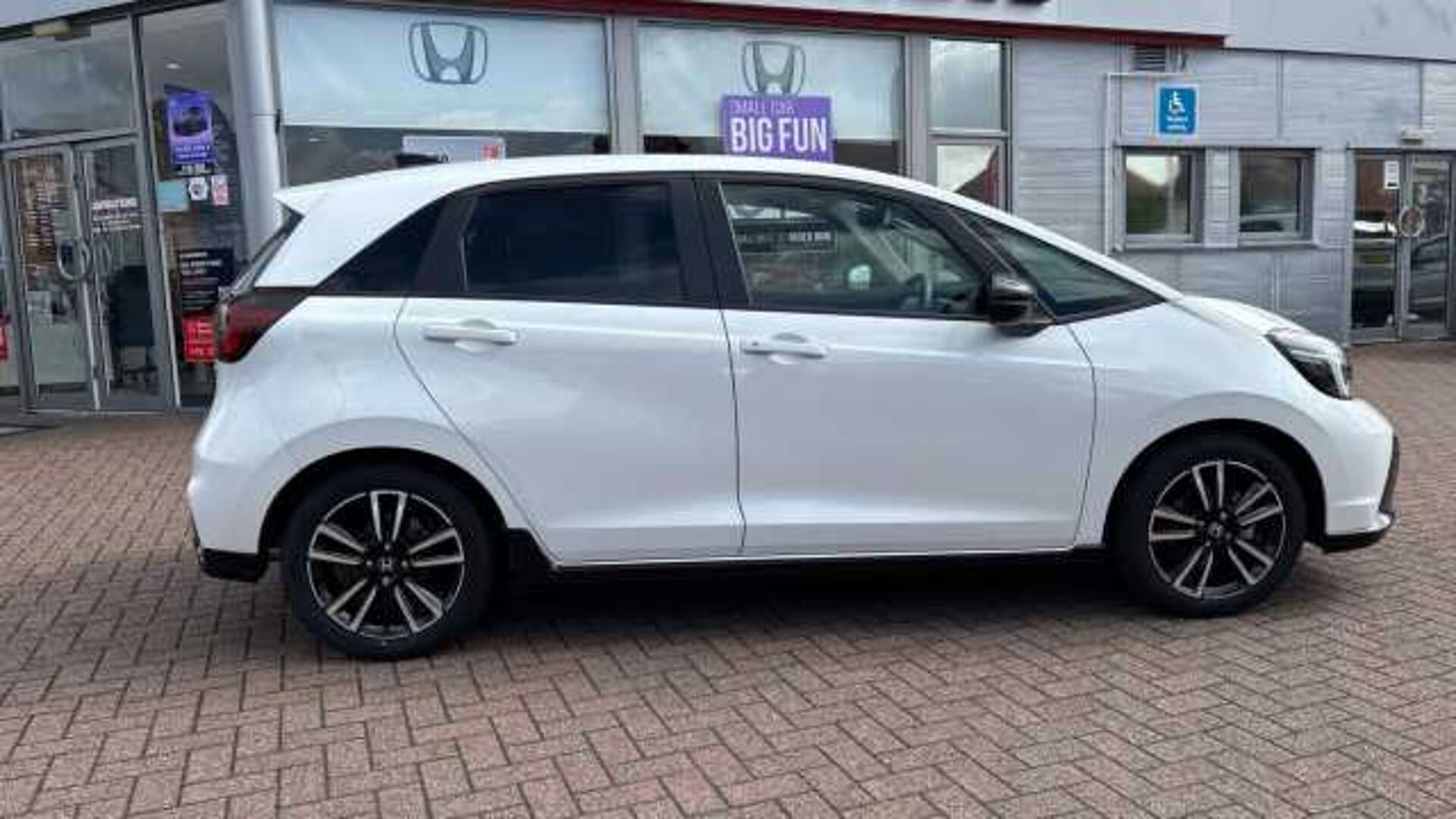 Honda Jazz 1.5 h i-MMD Advance Sport Hatchback 5dr Petrol Hybrid eCVT Euro 6 (s/s) (122 ps) 