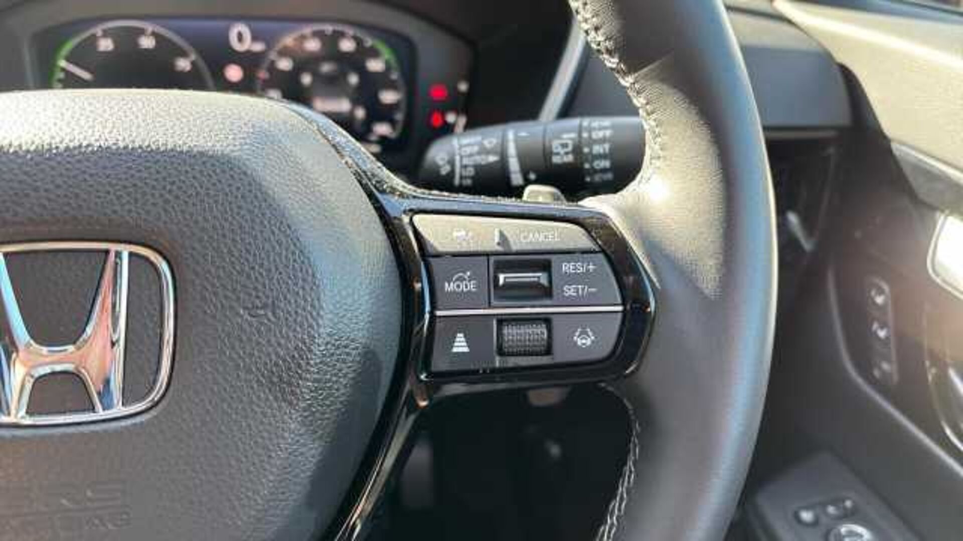Honda CR-V Hybrid 2.0 h i-MMD Advance SUV 5dr Petrol Hybrid eCVT 4WD Euro 6 (s/s) (184 ps) 
