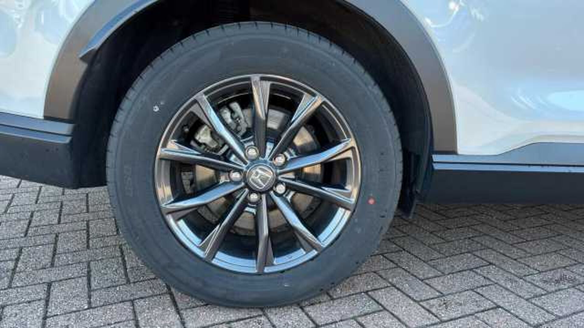 Honda CR-V Hybrid 2.0 h i-MMD Advance SUV 5dr Petrol Hybrid eCVT 4WD Euro 6 (s/s) (184 ps) 