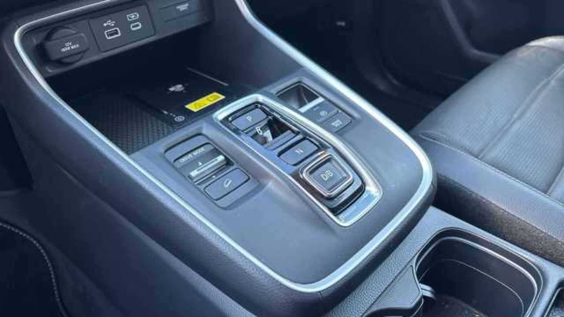Honda CR-V Hybrid 2.0 h i-MMD Advance SUV 5dr Petrol Hybrid eCVT 4WD Euro 6 (s/s) (184 ps) 