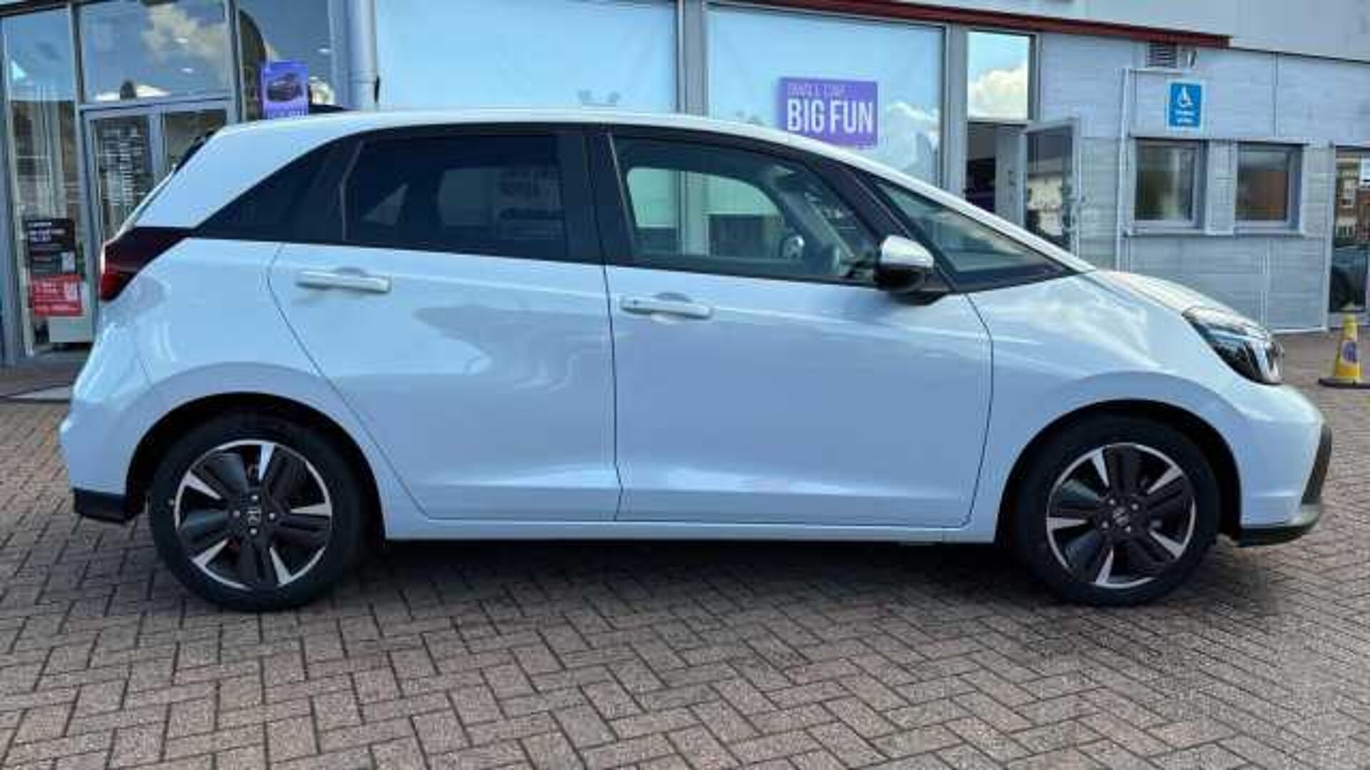 Honda Jazz Hybrid 1.5 h i-MMD Advance Hatchback 5dr Petrol Hybrid eCVT Euro 6 (s/s) (122 ps) 