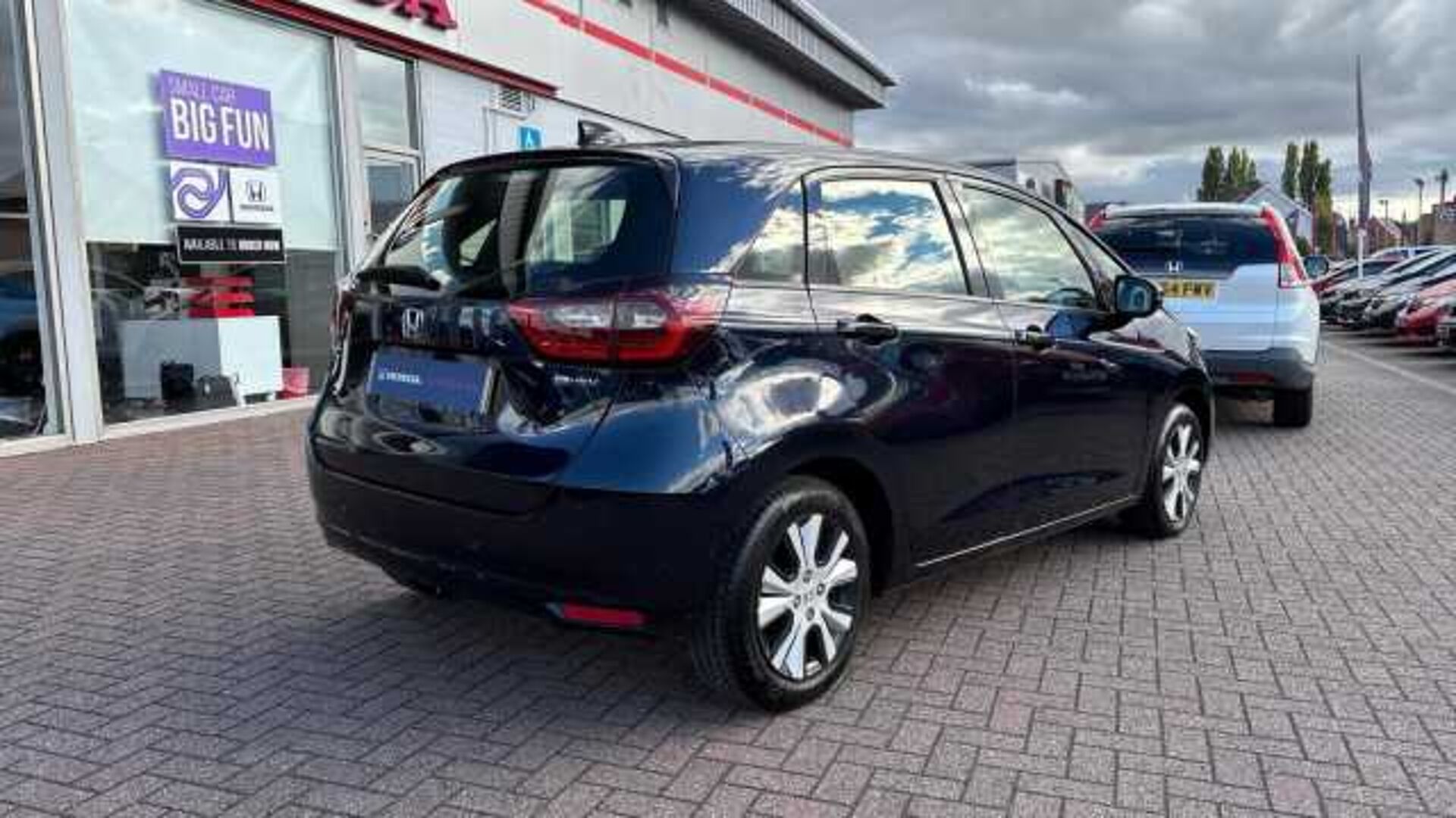 Honda Jazz Hybrid 1.5 h i-MMD SR Hatchback 5dr Petrol Hybrid eCVT Euro 6 (s/s) (109 ps) 