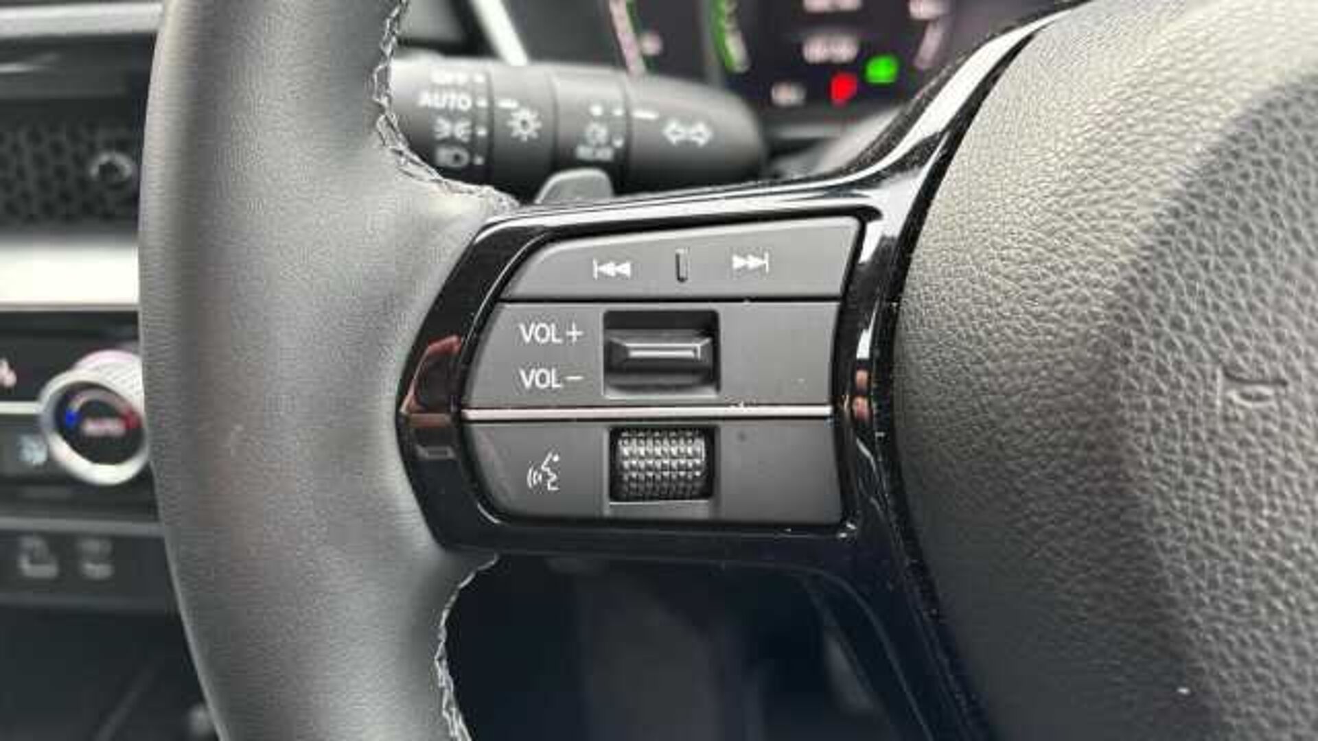 Honda CR-V Hybrid 2.0 h i-MMD Advance SUV 5dr Petrol Hybrid eCVT 4WD Euro 6 (s/s) (184 ps) 