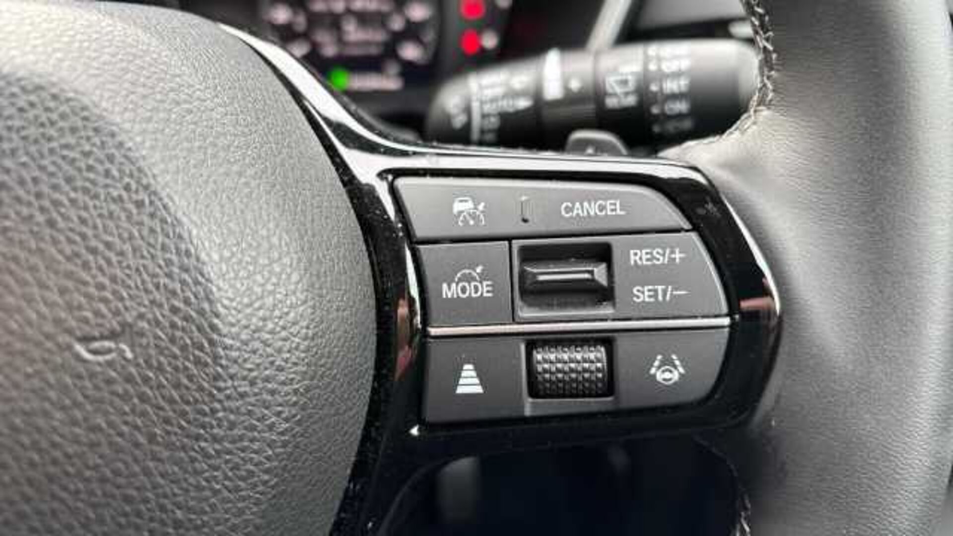 Honda CR-V Hybrid 2.0 h i-MMD Advance SUV 5dr Petrol Hybrid eCVT 4WD Euro 6 (s/s) (184 ps) 