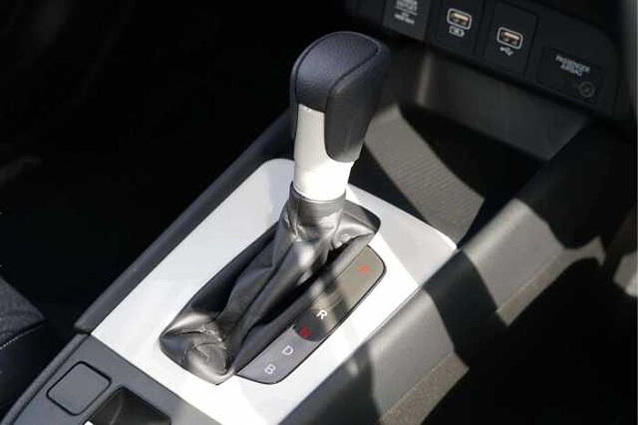 Honda Jazz Hybrid 1.5 h i-MMD SR Hatchback 5dr Petrol Hybrid eCVT Euro 6 (s/s) (109 ps) 