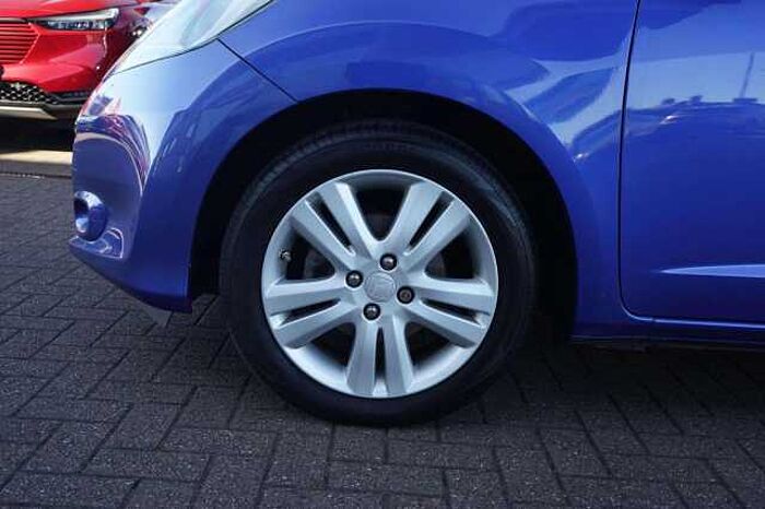 Honda Jazz 1.4 i-VTEC EXL Hatchback 5dr Petrol Manual Euro 5 (99 ps) 