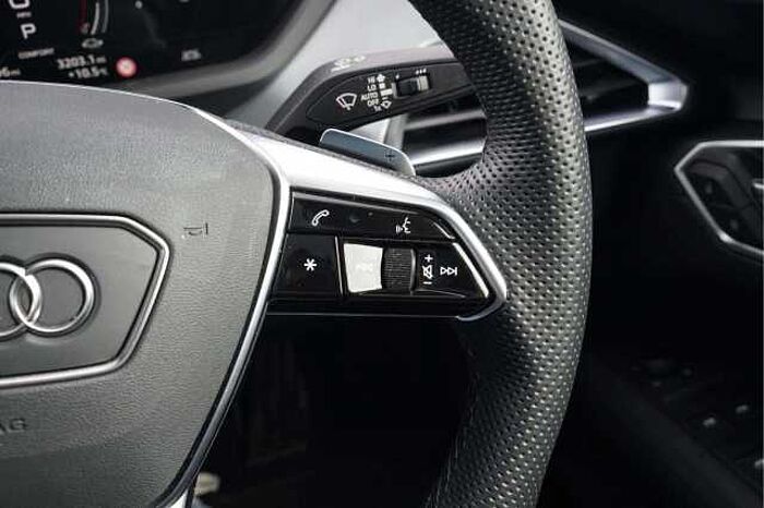 Audi e-tron GT 93.4kWh Saloon 4dr Electric Auto quattro (476 ps) 