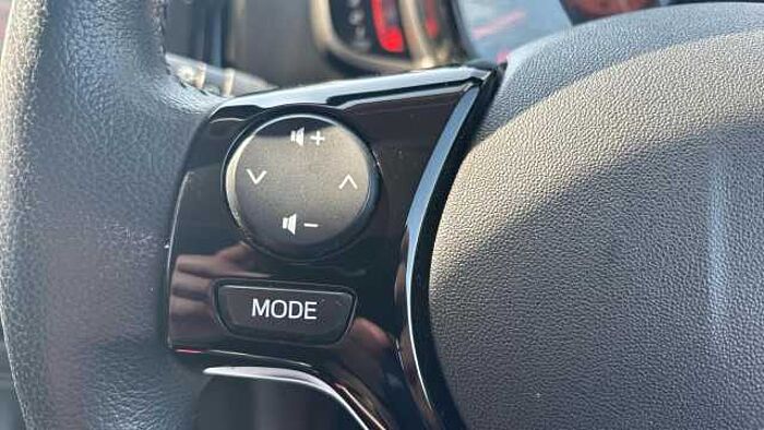 Citroen C1 1.0 VTi Shine Hatchback 5dr Petrol Manual Euro 6 (s/s) (72 ps) 
